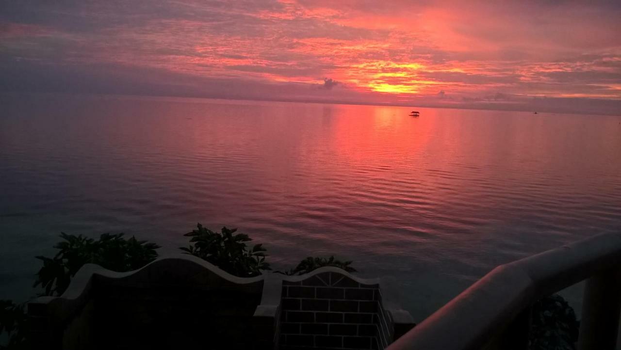 Sunset Vista Sea Front Guest House Union  Екстер'єр фото